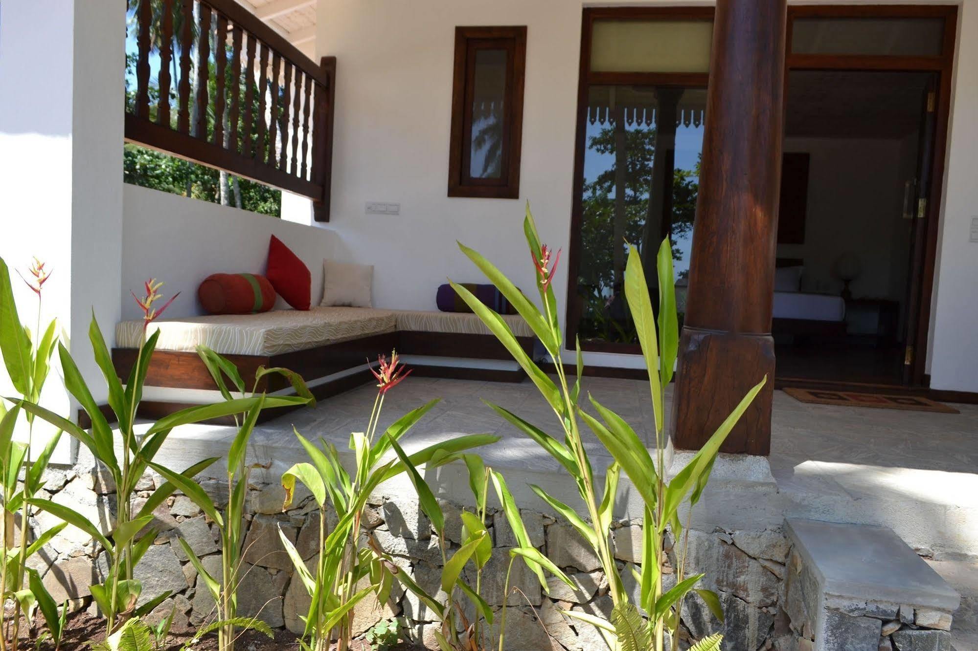 Aga Surf View Hotel Тангале Екстериор снимка