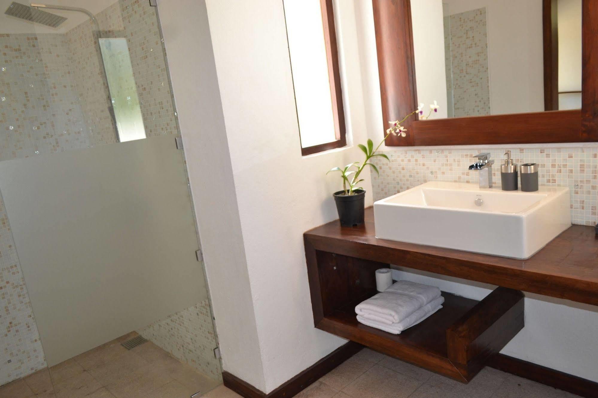 Aga Surf View Hotel Тангале Екстериор снимка