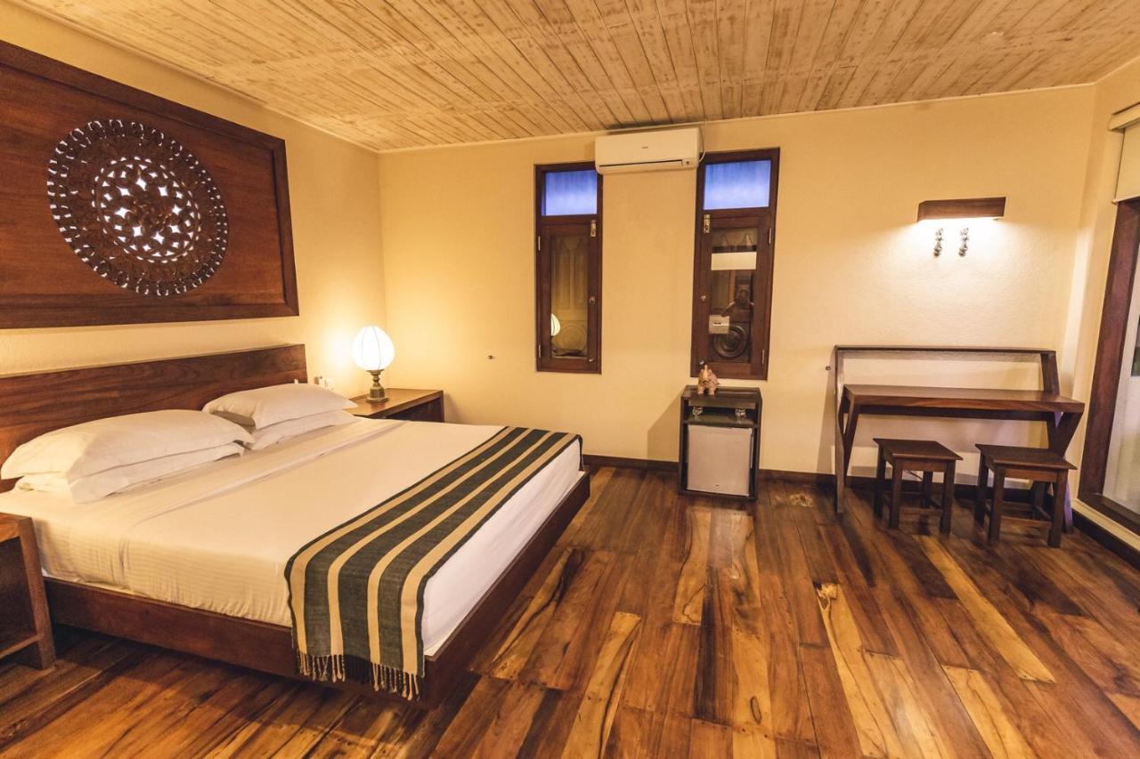 Aga Surf View Hotel Тангале Екстериор снимка